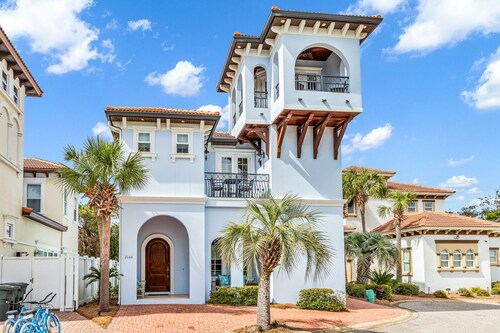 Blue Mountain "Stellata Notte" |4BR| Sleeps 17 |Private Pool | 2min to Beach