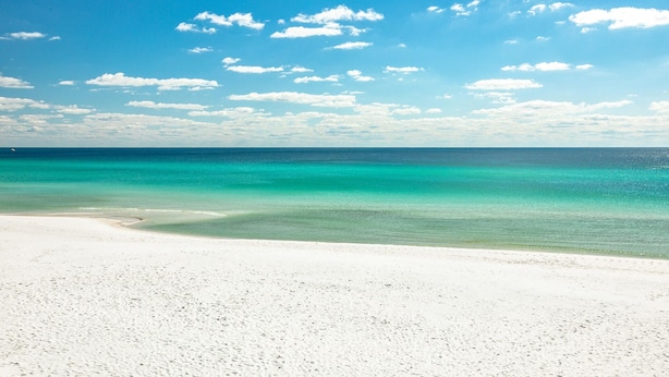 A beach with clear turquoise waters and a white sandy shore. - Old Seagrove "Thyme by the Sea" |3BR| 2 Kings| Sleeps 9| 250ft from Beach! (Santa Rosa Beach)