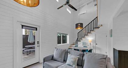 Old Seagrove "Sea Thyme" |1BR Guest House| Sleeps 4 |Steps to Beach! 2 Bikes!