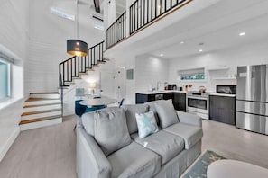 Smart TV - Old Seagrove "Sea Thyme" |1BR Guest House| Sleeps 4 |Steps to Beach! 2 Bikes! (Santa Rosa Beach)