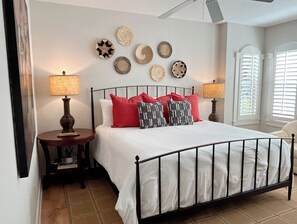 Room - Seagrove "Seagrove Orange" | 3BR | Sleeps 8| 2 Bikes | Pool | Private Beach! (Santa Rosa Beach)