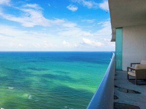 Property grounds - Condo w/ oceanview pools & balconies (Hollywood)