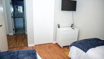 3 bedrooms, iron/ironing board, free WiFi, bed sheets