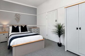 5 soverom, strykejern/-brett, wi-fi og sengetøy