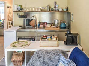 Dishwasher, cookware/dishes/utensils