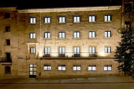 Ines Luna Suites