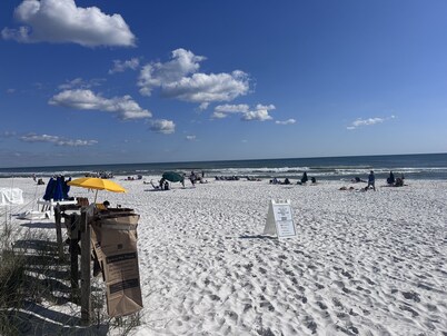 ☀️30A - pool view☀️