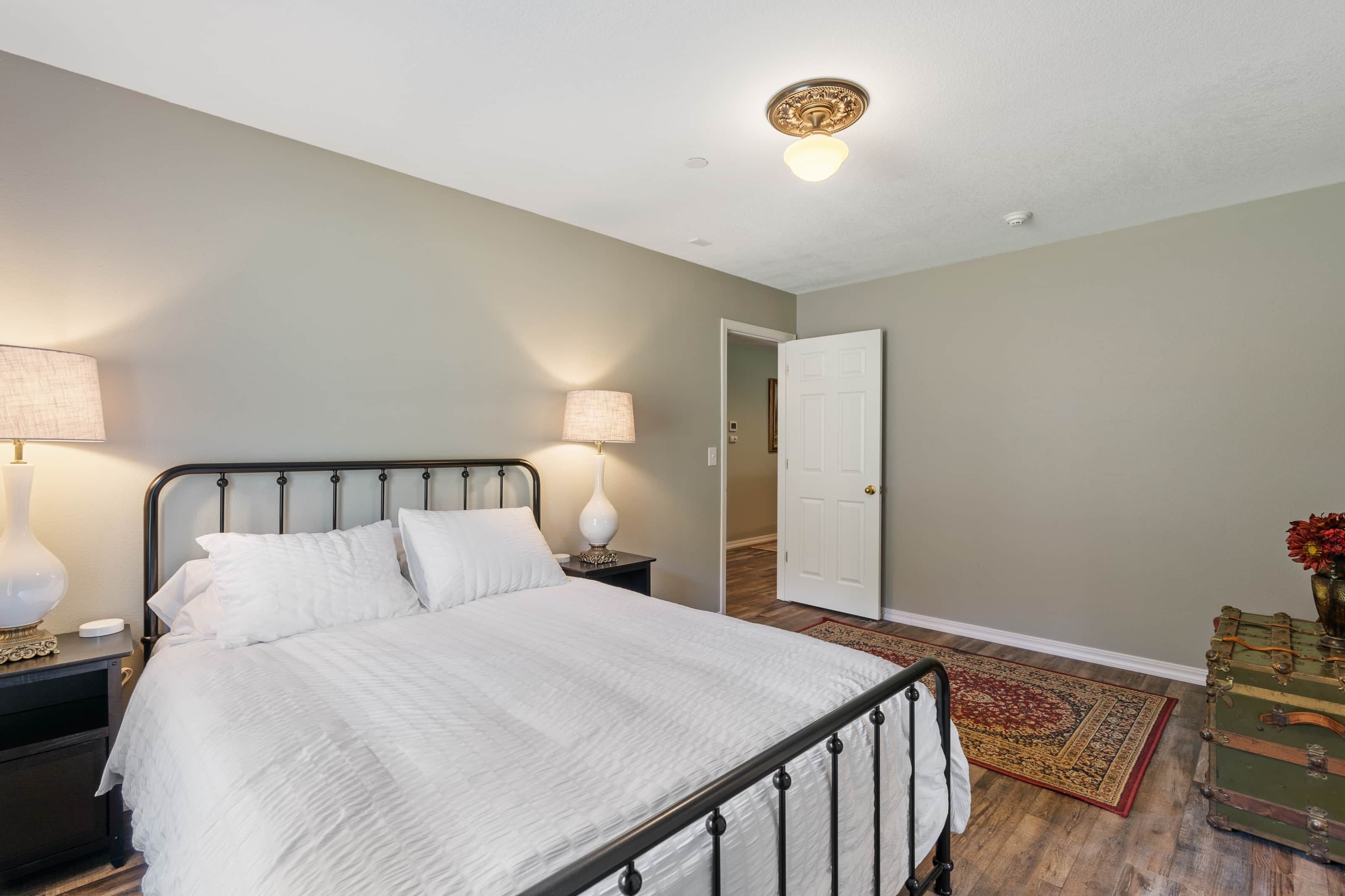 4 bedrooms, WiFi, bed sheets