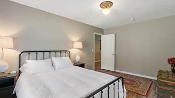 4 bedrooms, WiFi, bed sheets