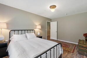 4 bedrooms, WiFi, bed sheets
