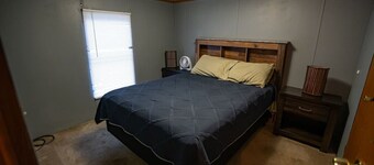 Unit D: 10 Sec Ride to Trail, Sleeps 6!