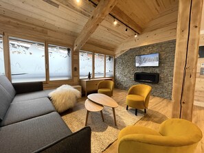 Télévision, cheminée