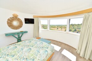 5 Schlafzimmer, Schreibtisch, Bügeleisen/Bügelbrett, kostenloses WLAN