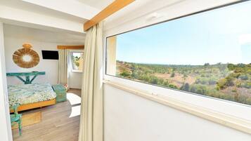 5 habitaciones, escritorio, tabla de planchar con plancha y wifi gratis