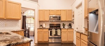 East Orlando Getaway - 3BR/2BTH * Private Pool