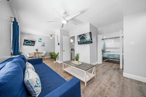 Premium 1-Bedroom Family Suite w/ Kitchen & Sofa Bed | Living area | 42-inch Smart TV with digital channels, TV, Netflix - Beachside Gardens Apartments by Lowkl (Deerfield Beach)