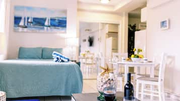 Superior Queen Studio w/ Kitchen & Sofa Bed | 1 bedroom, pillowtop beds, iron/ironing board, free WiFi