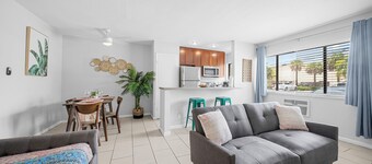 Bayview Apartments公寓，Lowkl提供