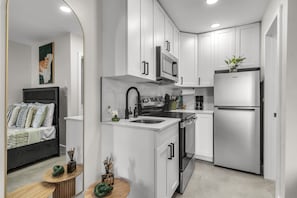 Studio Tiêu chuẩn | Bếp riêng | Tủ lạnh, lò vi sóng, bếp nấu, lò nướng bánh mì 