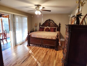 5 habitaciones, escritorio, tabla de planchar con plancha y wifi gratis 