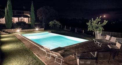 WEEKLY RENTALS FOR FAMILY HOLIDAYS - UP TO 24 PEOPLE - 3 COUNTRYHOUSES
