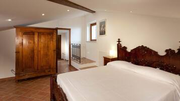 12 bedrooms, desk, iron/ironing board, travel crib