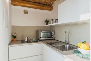 Kühlschrank, Ofen, Herdplatte, Geschirrspüler