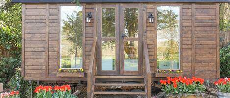 تفاصيل الفندق من الخارج