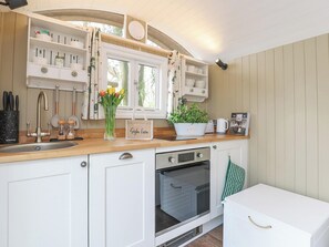 Dishwasher, cookware/dishes/utensils