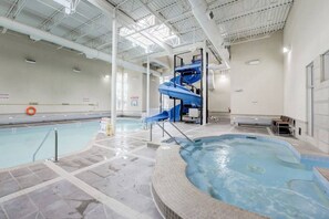 A heated pool - Mountain Getaway for Families &Groups WATERSLIDE!! (Canmore)