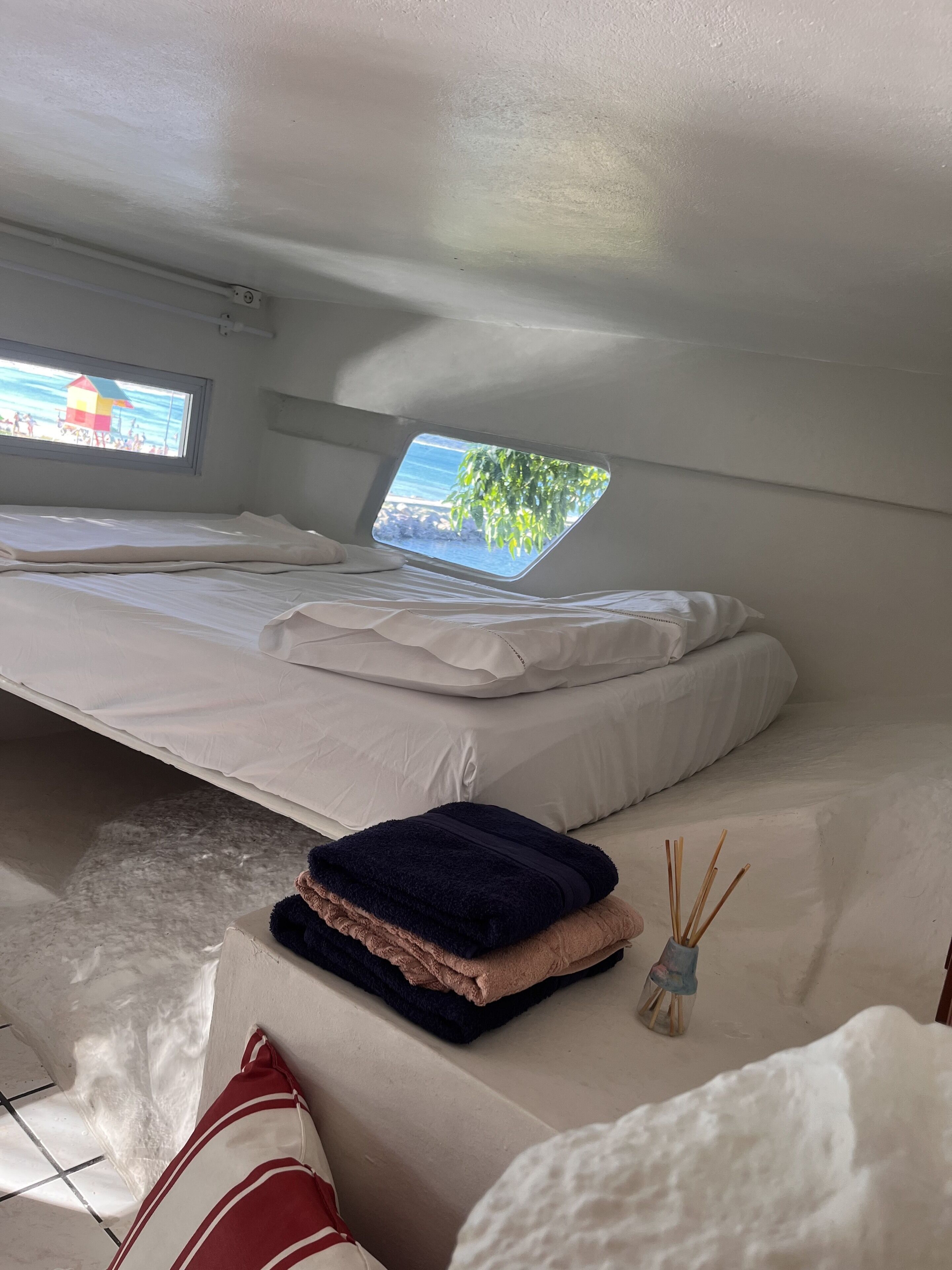 Executive Triple Room, Sea View | Bed sheets