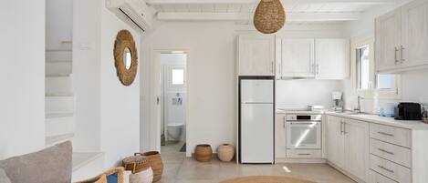 Fridge, microwave, oven, coffee/tea maker