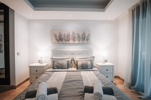 2 bedrooms, desk, travel crib, free WiFi