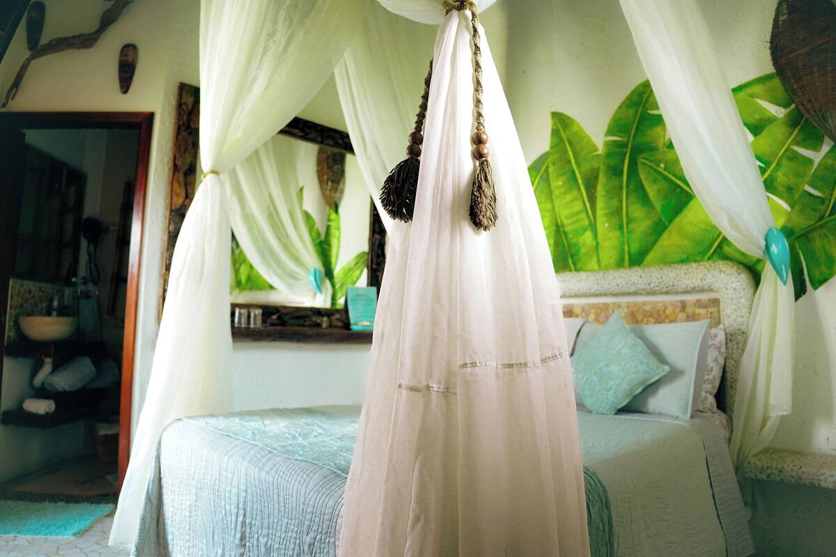 Deluxe Cabin | WiFi (free), bed sheets