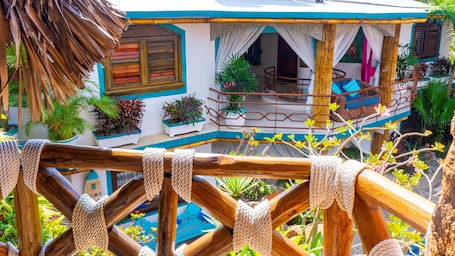 Deluxe Cabin | Terrace/patio