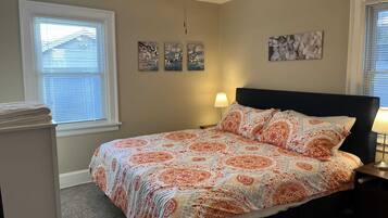 1 habitación, escritorio, tabla de planchar con plancha y wifi