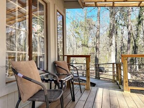 Terrace/patio - Art, Beauty, Nature: A Woodland Retreat (Chapel Hill)