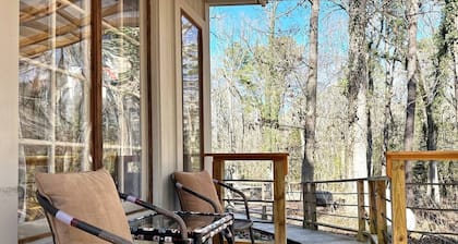 Art, Beauty, Nature: A Woodland Retreat