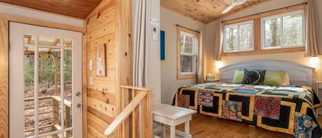 1 slaapkamer, een strijkplank/strijkijzer, gratis wifi, beddengoed