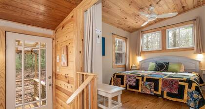 Art, Beauty, Nature: A Woodland Retreat