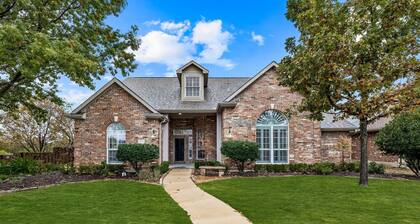 Rockwall Urban Oasis- 3600sqft -Pool/Spa/Game Room/Office-Overlooks Lake/Park