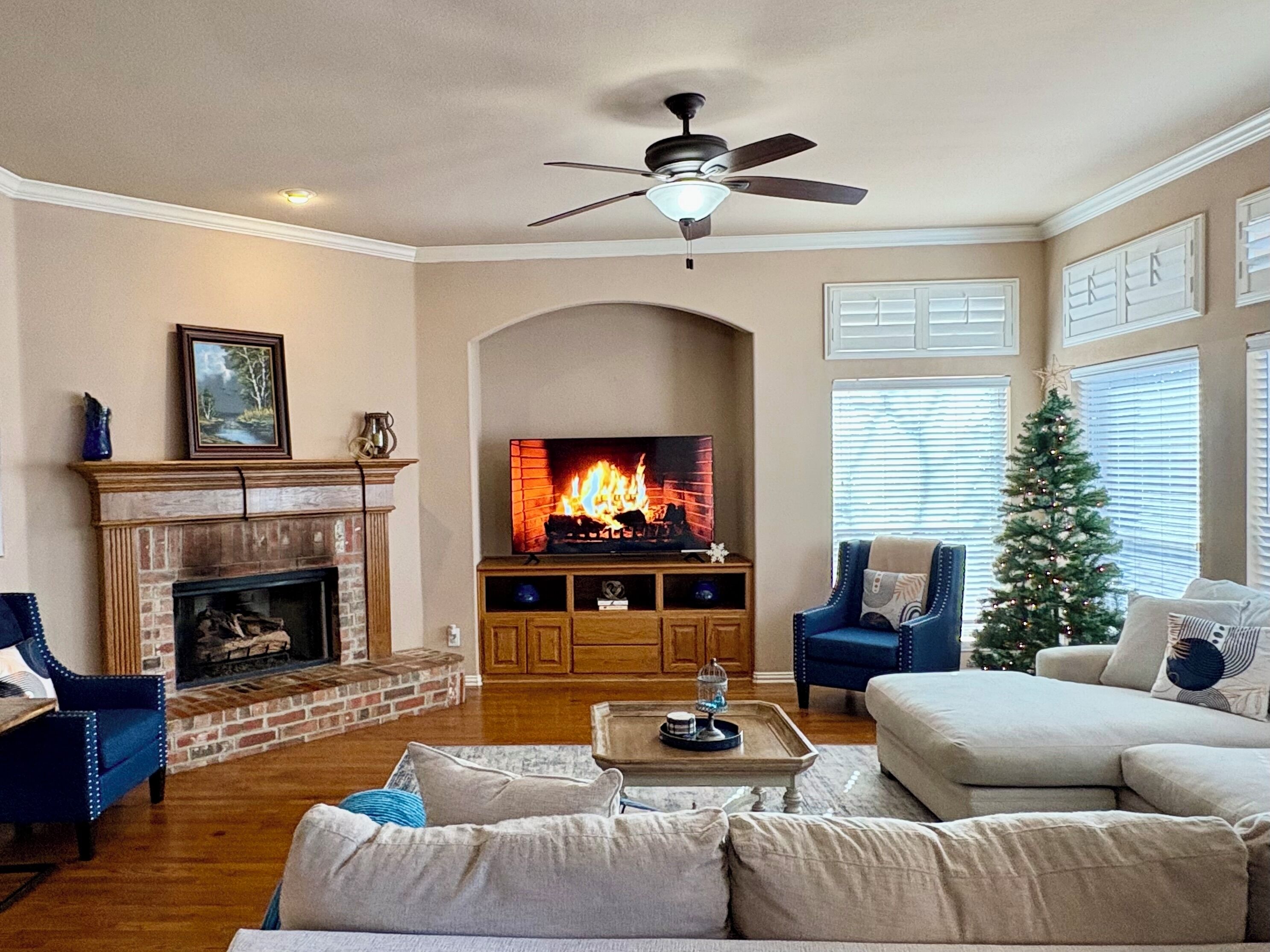 智能电视、壁炉、电子游戏、桌上足球