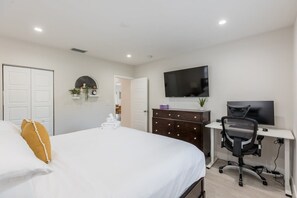 4 bedrooms, desk, iron/ironing board, WiFi