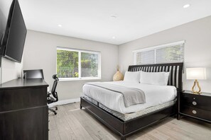 4 bedrooms, desk, iron/ironing board, WiFi