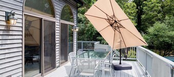 Meadowood Manor by RoveTravel | 6BR Outdoor Spaces