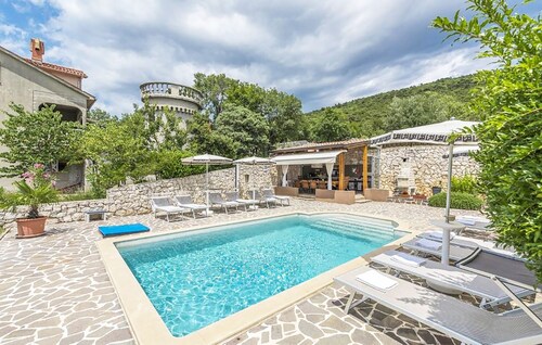 Quiet and beautiful house with amazing sea view and outside kitchen by the pool