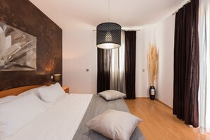 6 Schlafzimmer, Bügeleisen/Bügelbrett, Reisekinderbett, kostenloses WLAN