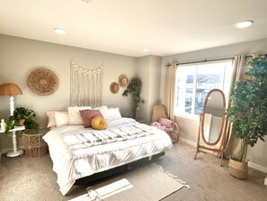 3 bedrooms, in-room safe, free WiFi, bed sheets