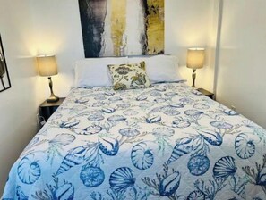 1 chambre, bureau, fer et planche à repasser, accès au Wi-Fi (inclus)