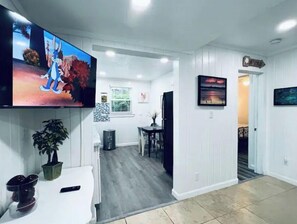 Interior - Beach Home step out 1 min to beach/pets friendlyA (Jacksonville Beach)